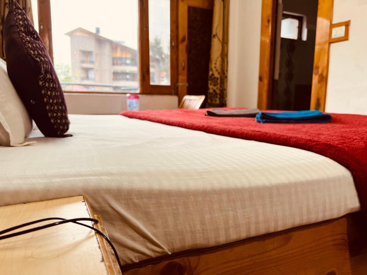 Hotel Solitaire - With Best View Of Mountains Manali  Ngoại thất bức ảnh